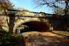 29 Glade Arch In Central Park East Side 79 St In November